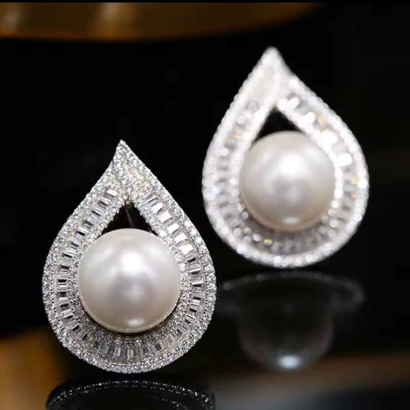 Piriform Zirconium Earrings