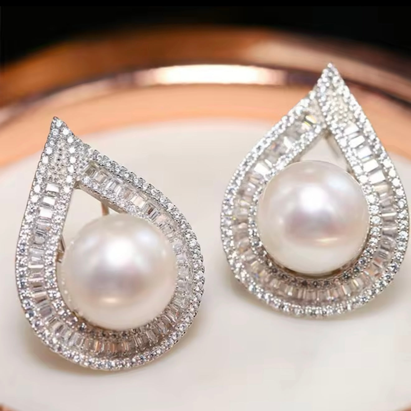 Piriform Zirconium Earrings