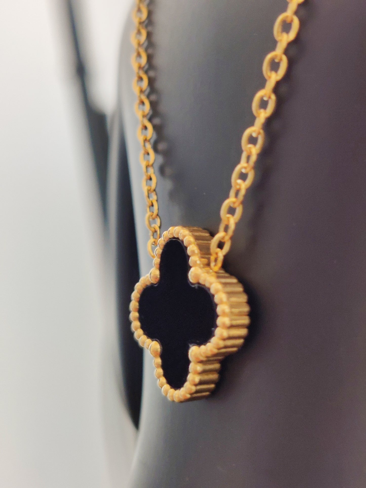 Premium Clover Necklace Black