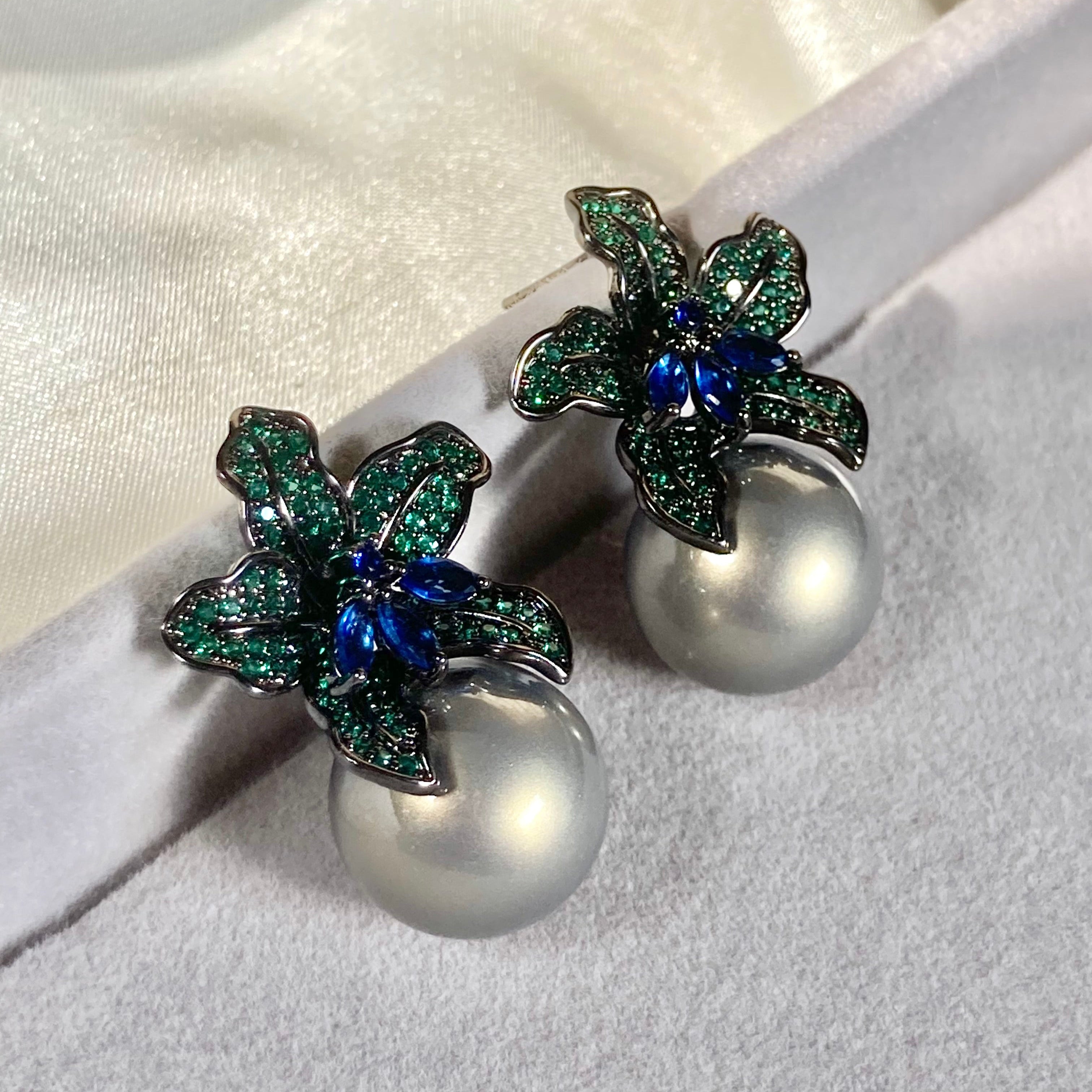 Black Floral Pearl Drop