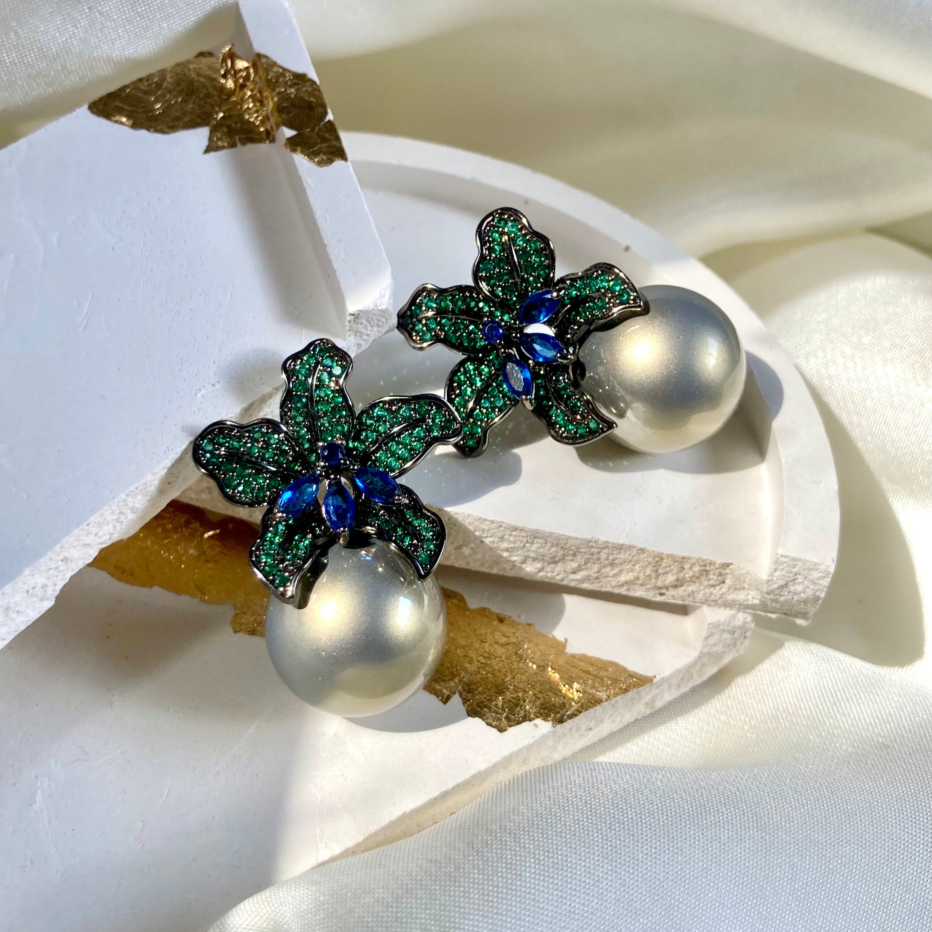 Black Floral Pearl Drop