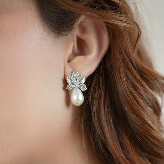 Artemisia Pearl Earrings