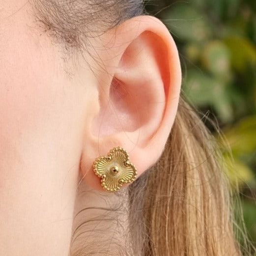 Ultimate Clover Studs Gold