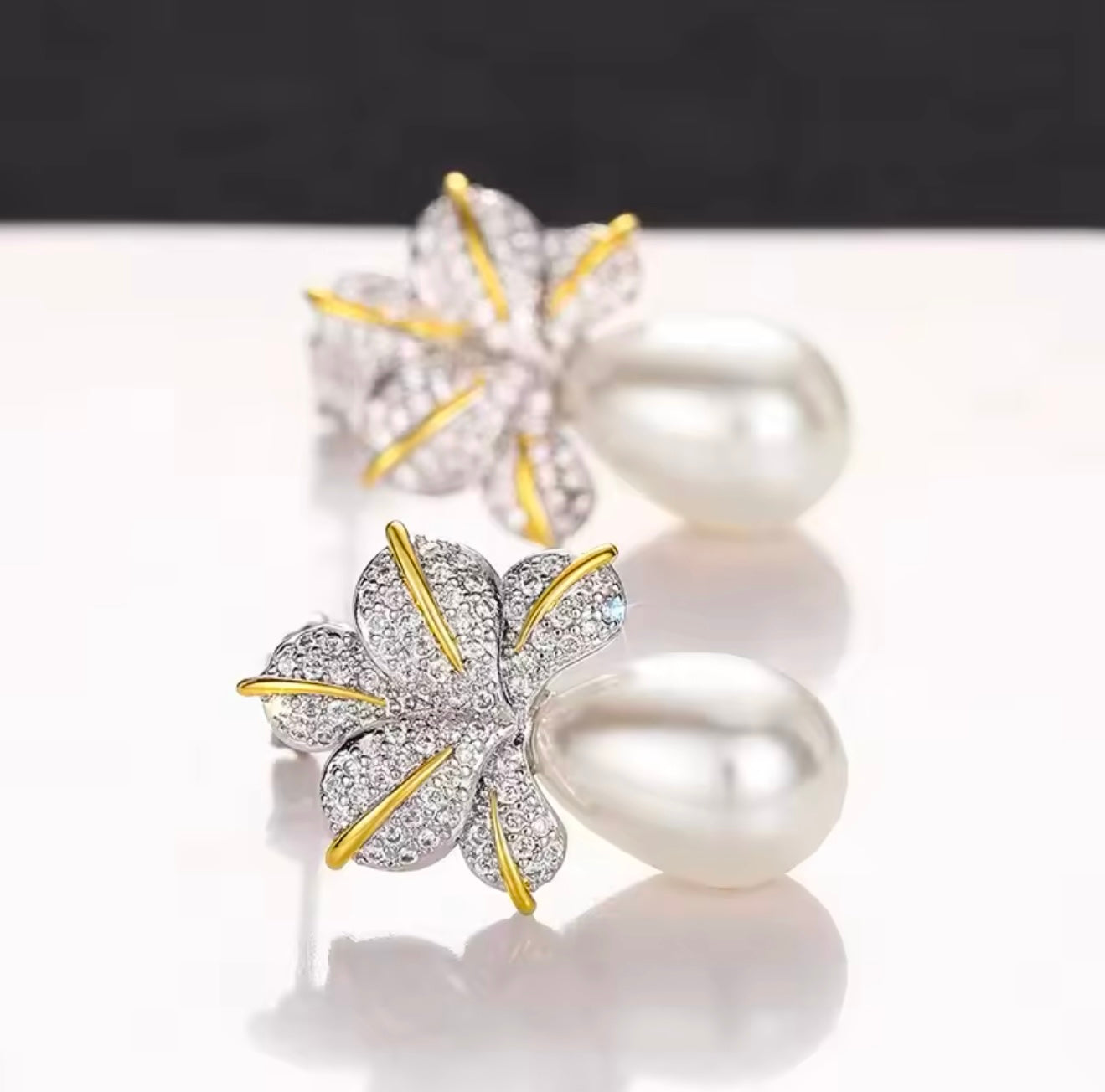 Artemisia Pearl Earrings