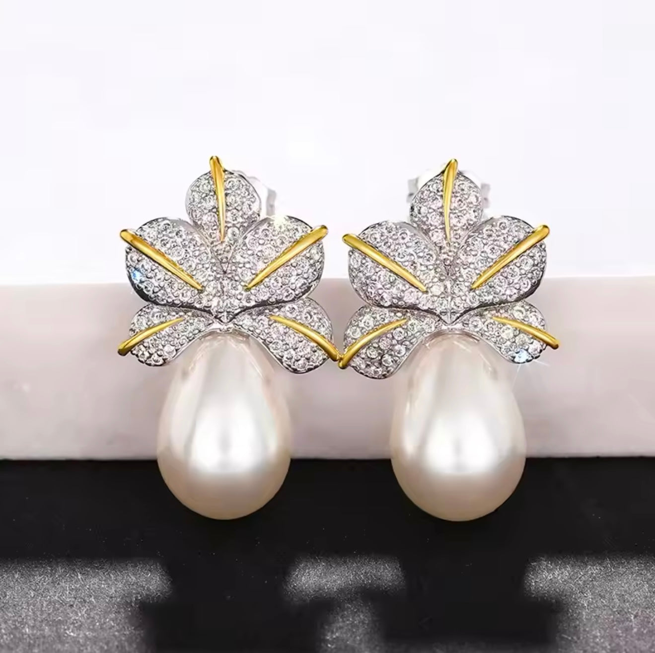 Artemisia Pearl Earrings