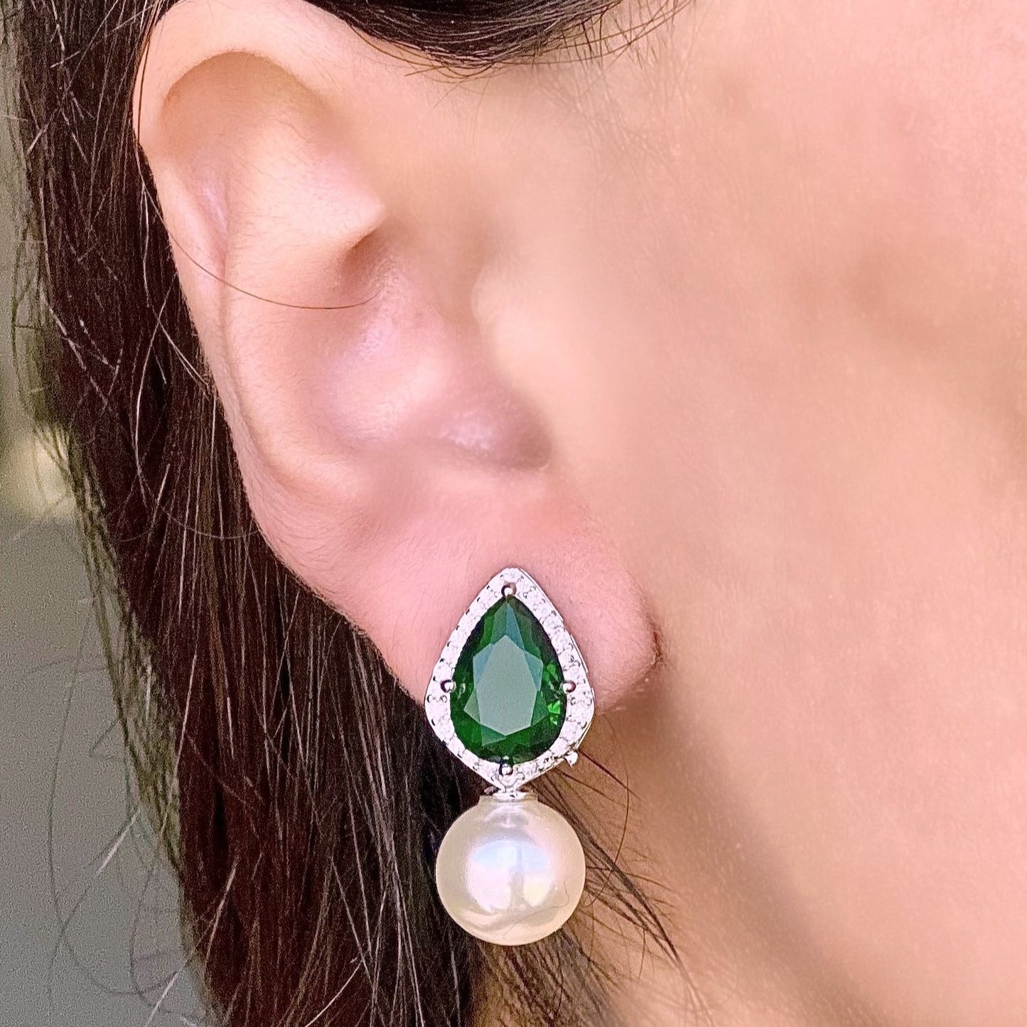 Green Diamond Pearl Drop