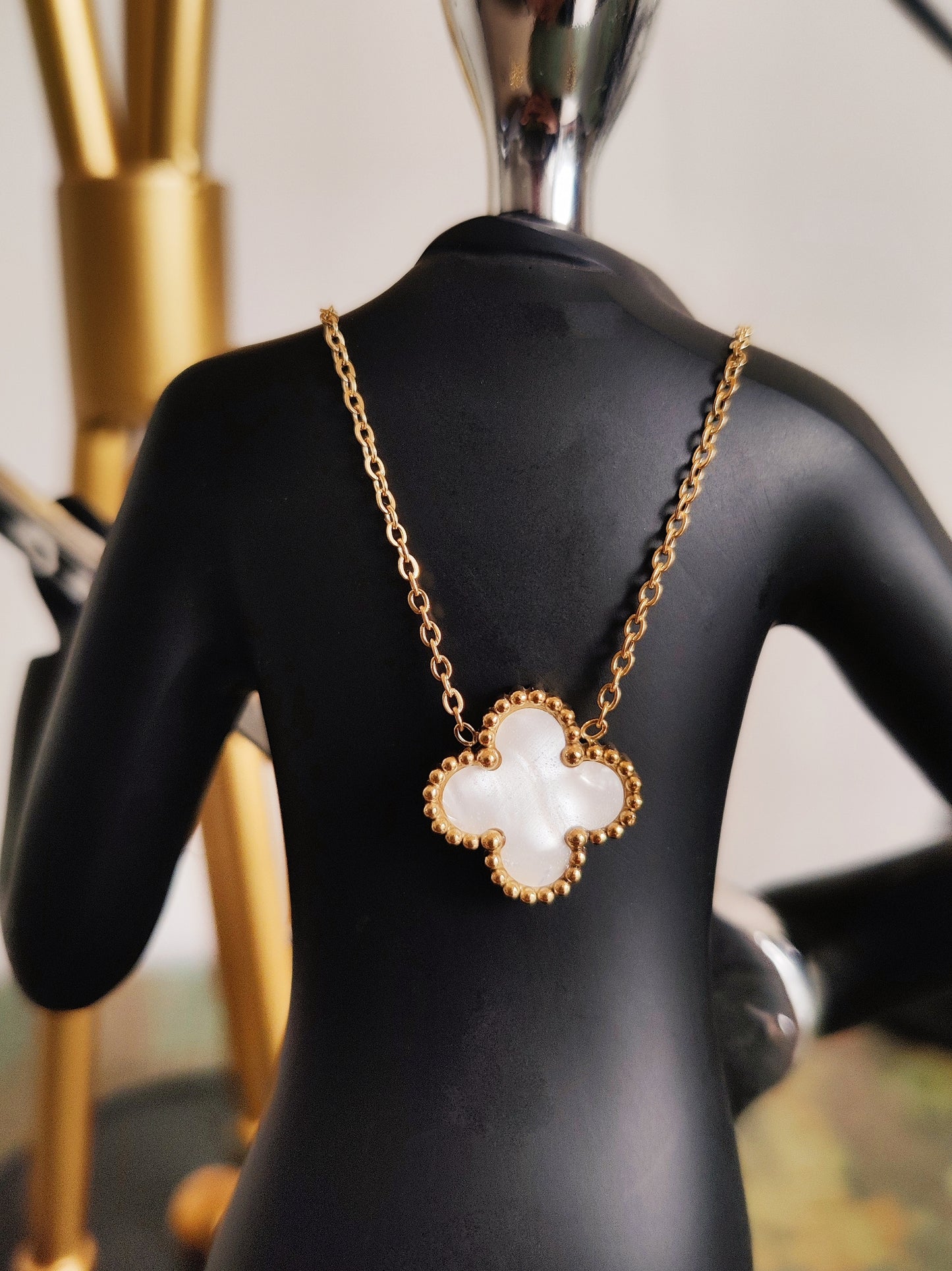 Premium Clover Necklace White