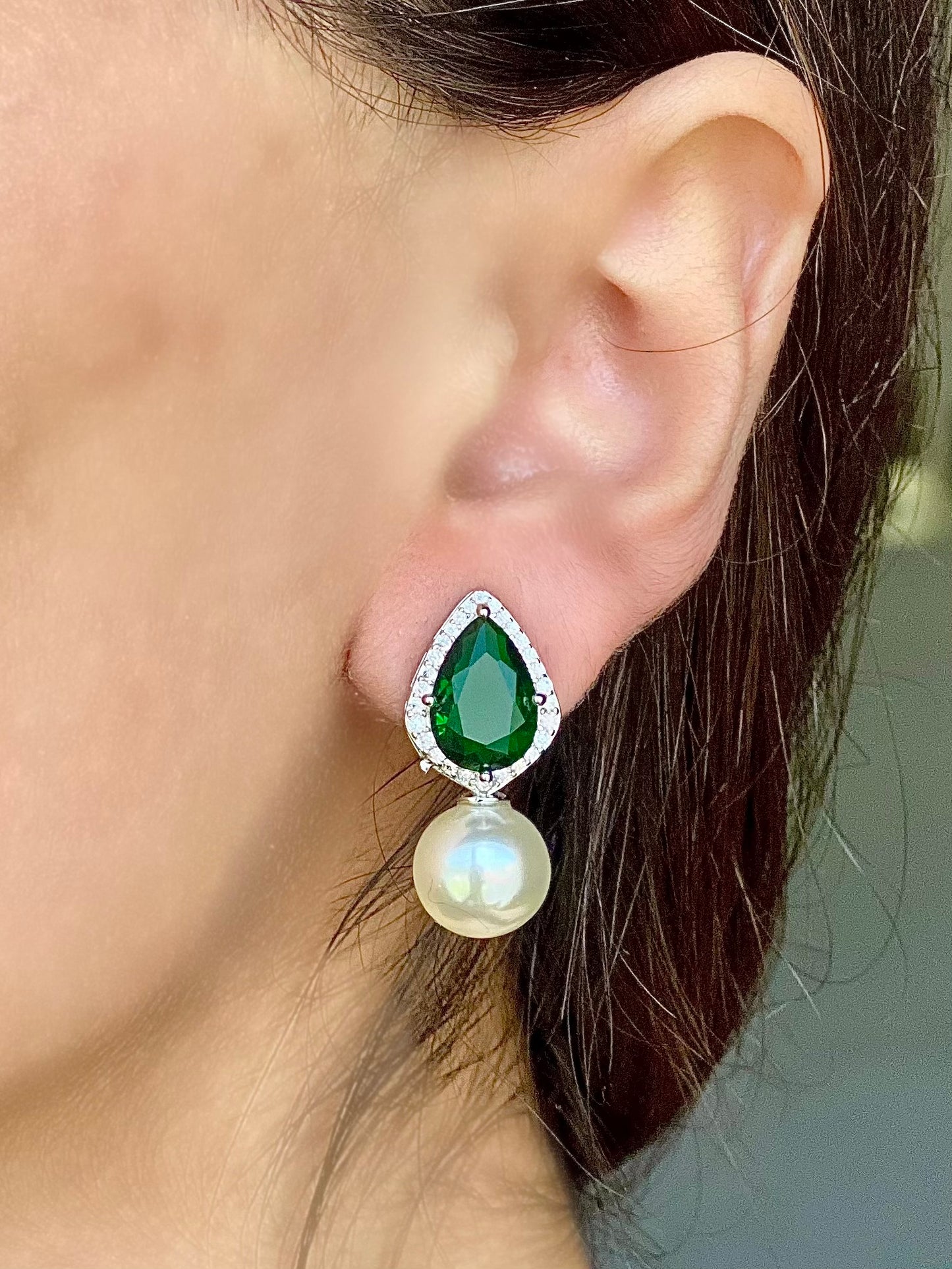 Green Diamond Pearl Drop