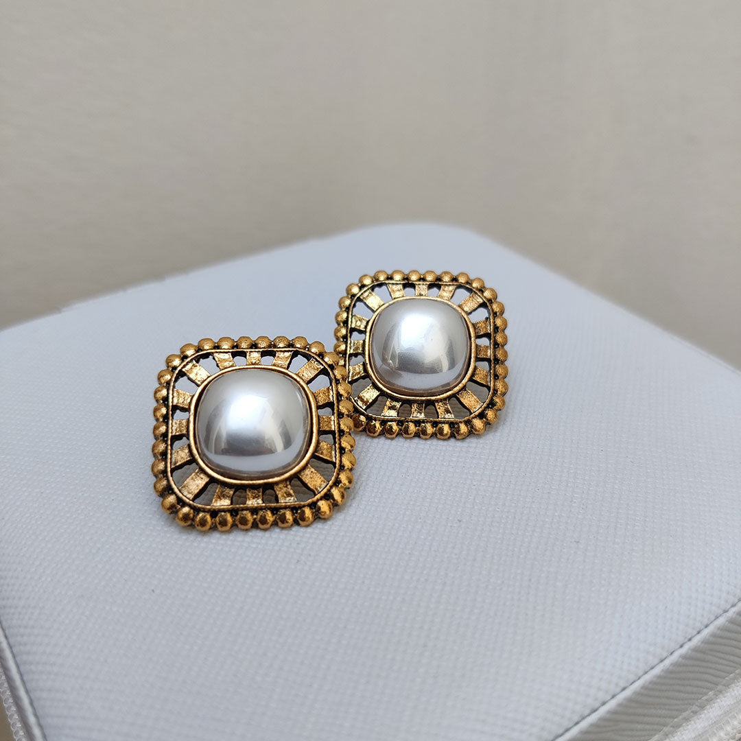 Iris Studs